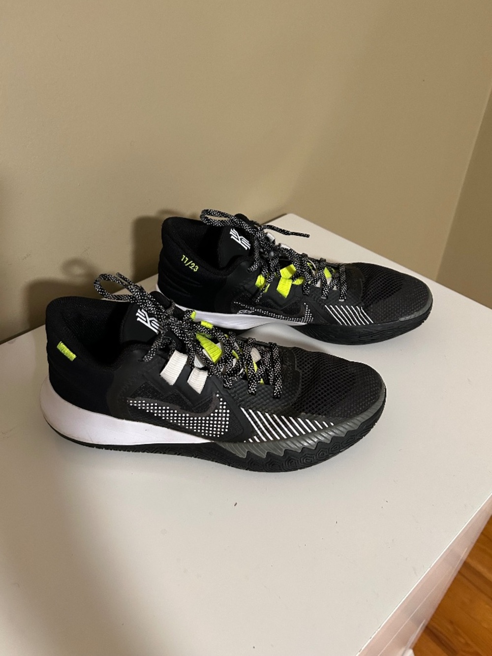 NIKE KYRIE IRVING Sneakers